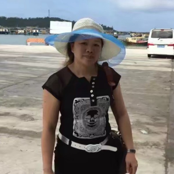 迷茫爱恋百褶裙的照片