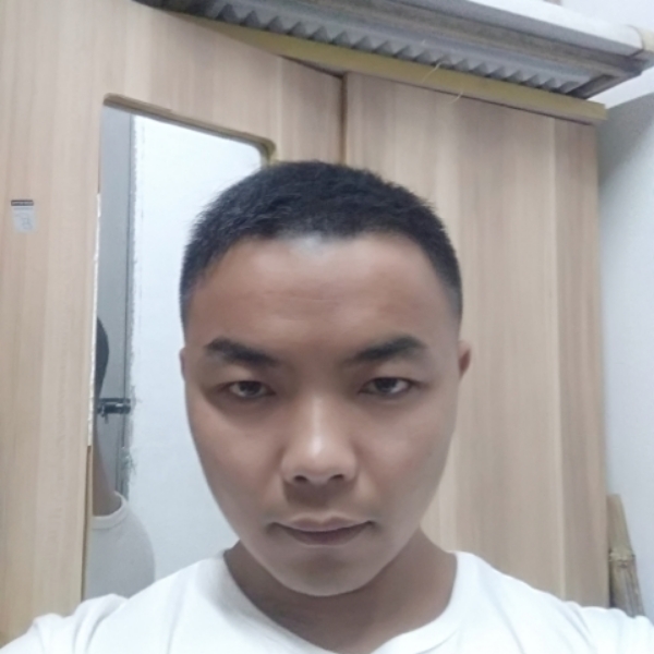 老迟到与暖光的照片