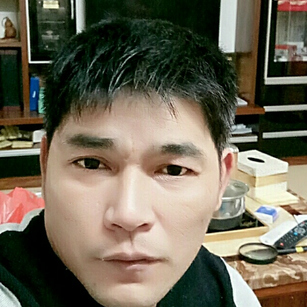 月光留胡子的照片