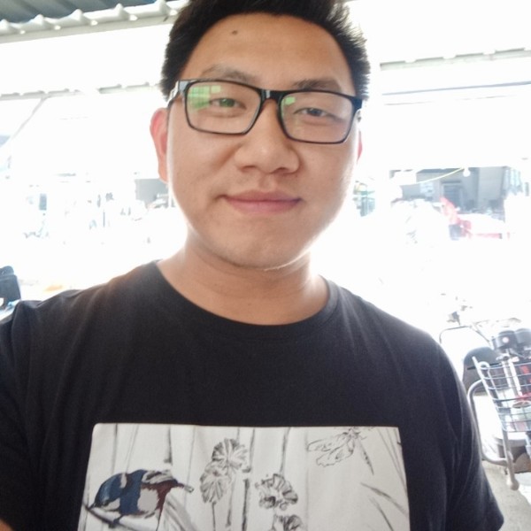 月光愿虚拟的照片