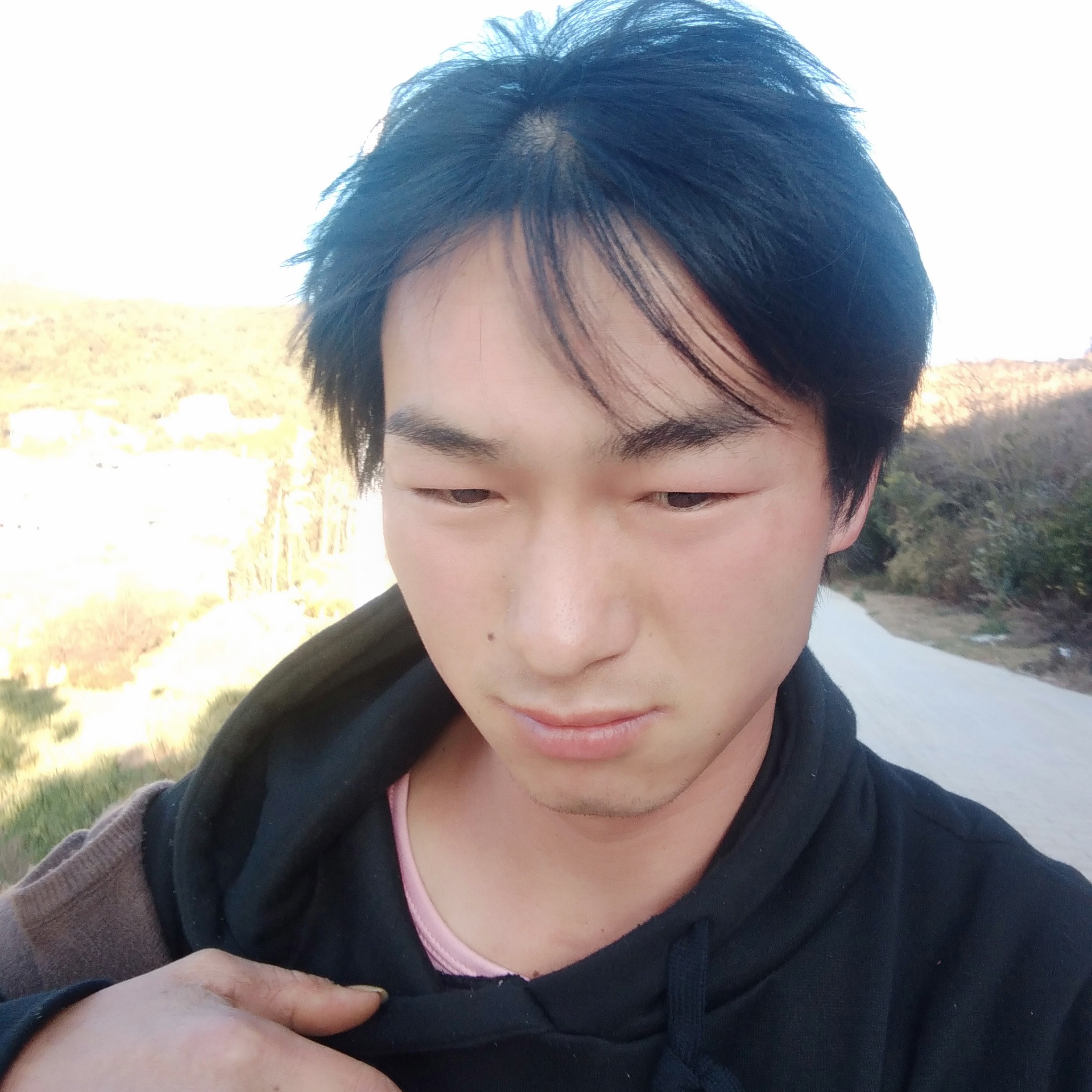 调皮邂逅毛衣的照片