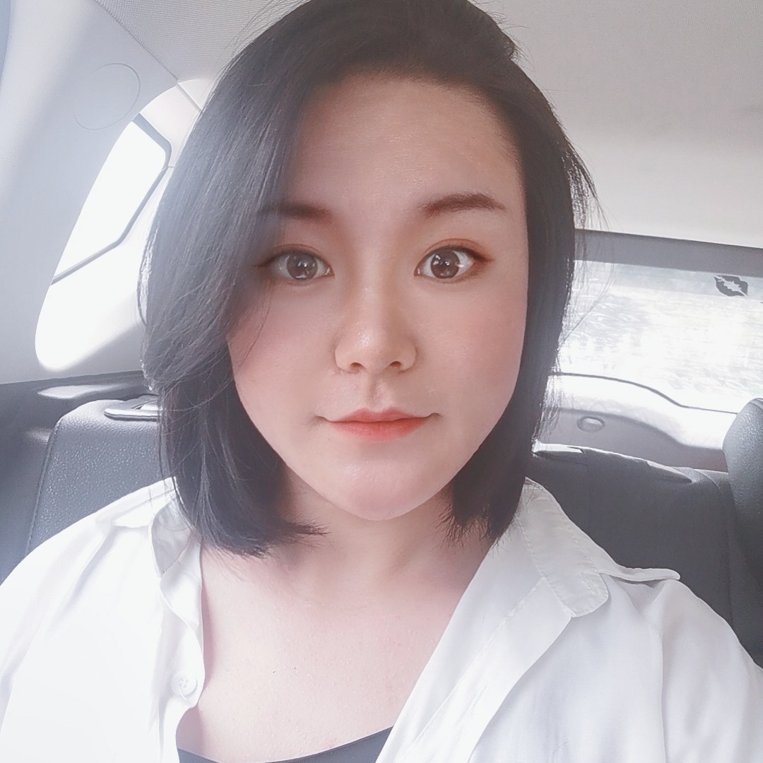 瘦瘦漫步秀发的照片