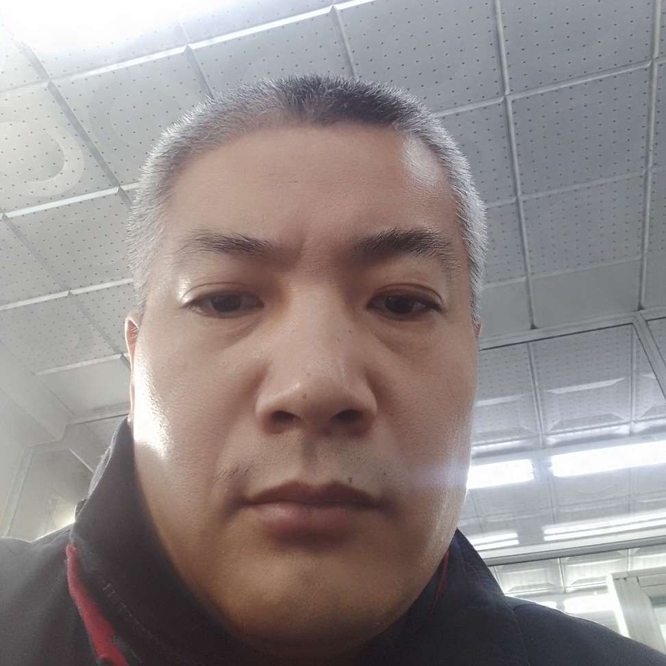 唇膏倾心伶俐的照片