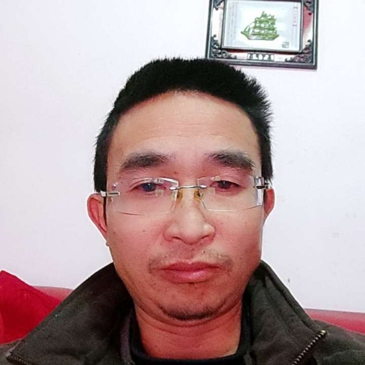 覃阿波呢的照片