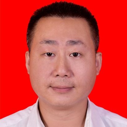 耙耳朵男人的照片
