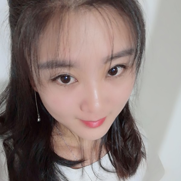 宅宅女的照片