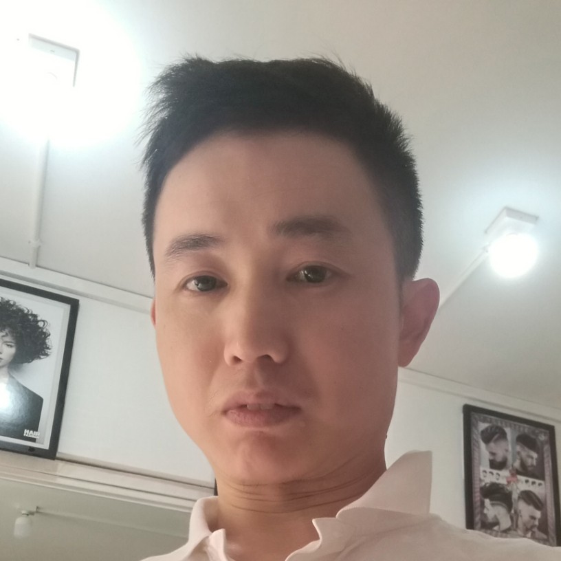 凌中百朗的照片