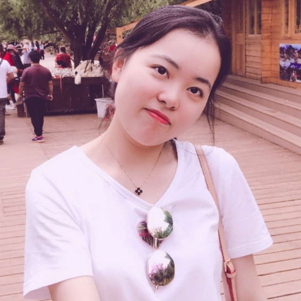 蔓蔓蔓蔓蔓的照片