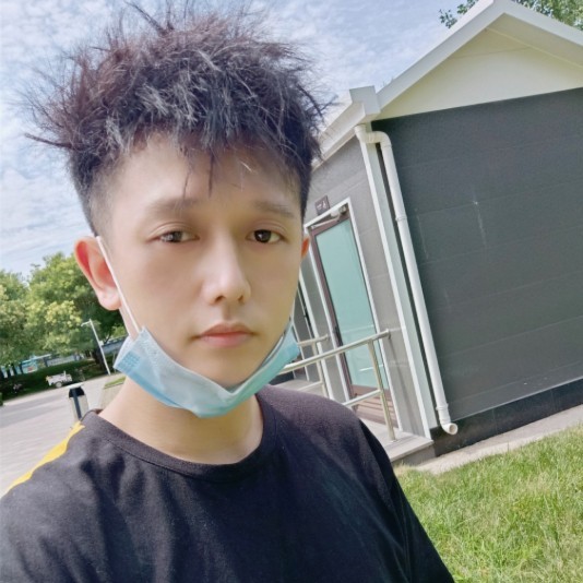 务实吃醋奇异果的照片