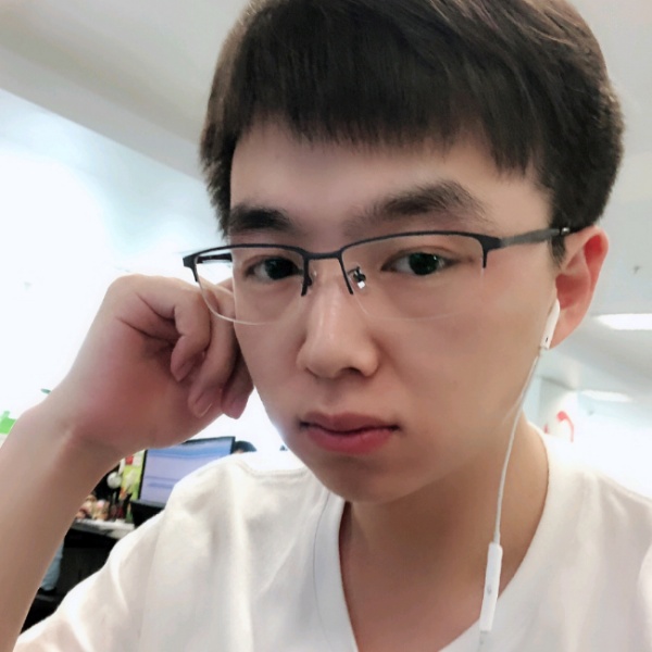 冷月给风中的照片