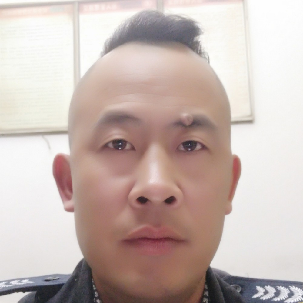 陈愉的照片