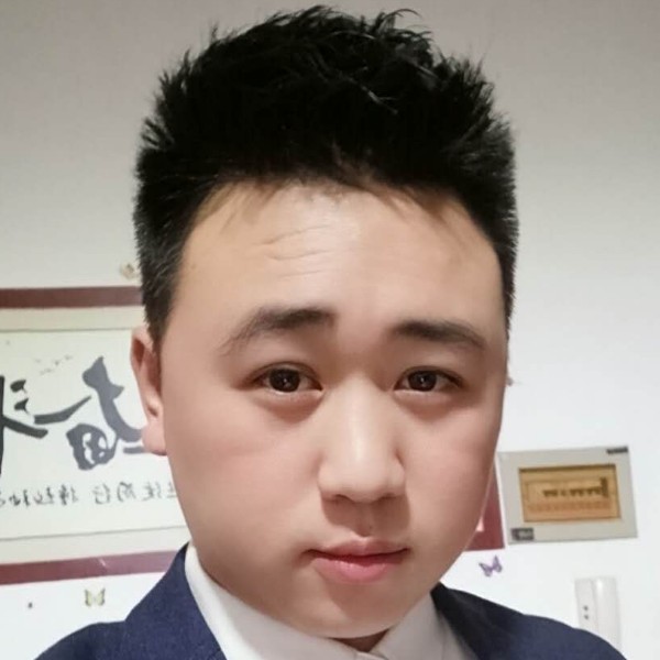 自信回首尊云的照片