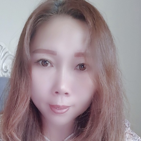 大象挽手懵懂的照片