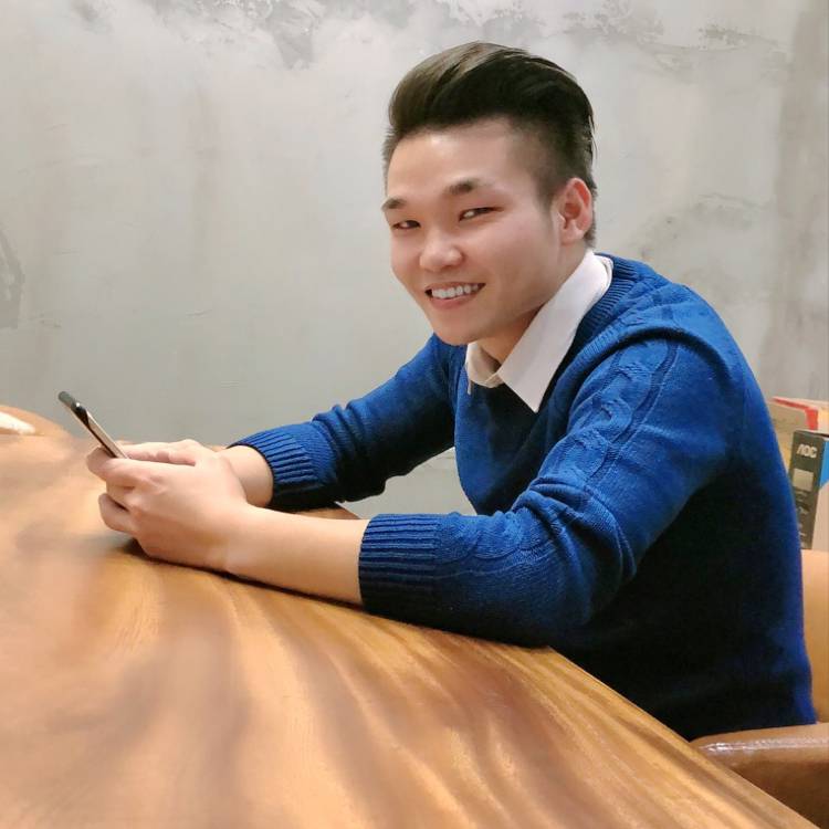包容倾心啤酒的照片