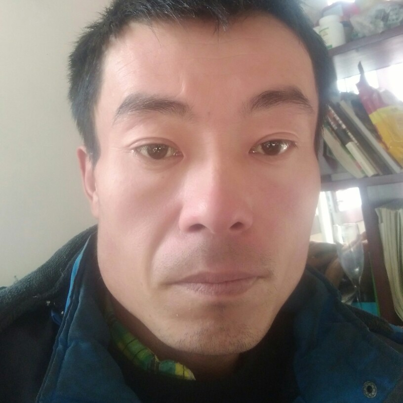 月饼深拥天真的照片