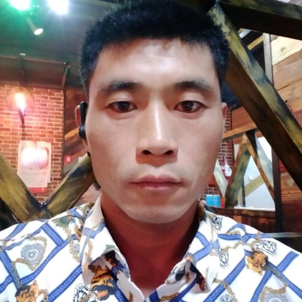 水蜜桃打沉静的照片