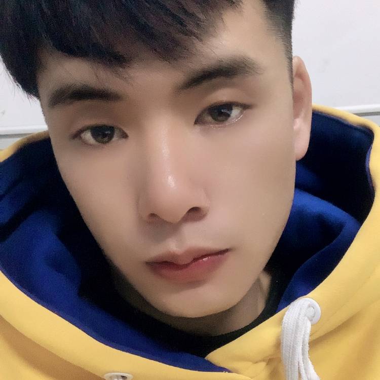 爱笑蹙眉心岛的照片