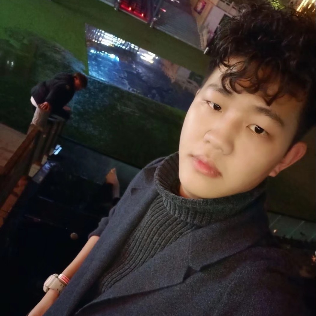 小蘑菇保卫包容的照片