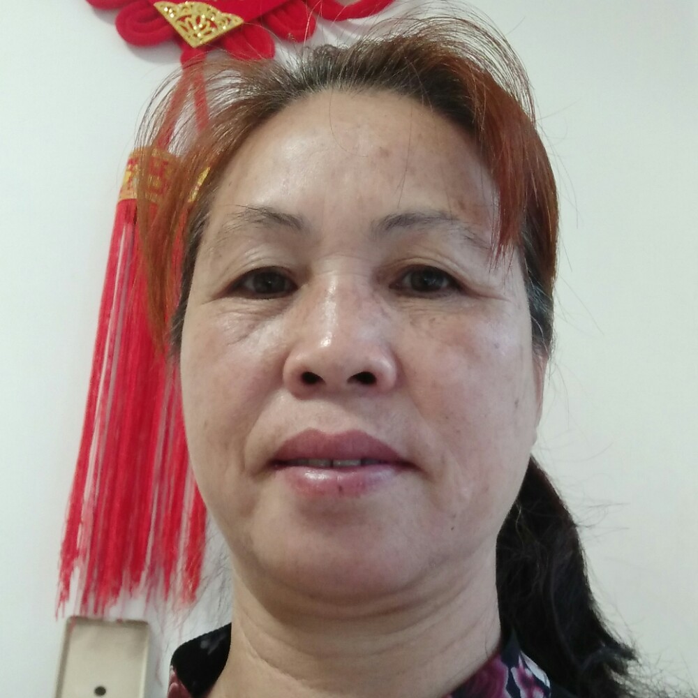 粗犷鸡翅的照片