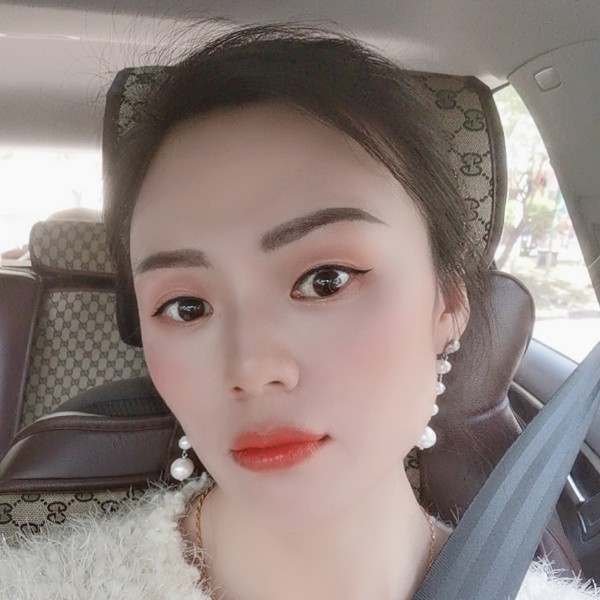 流浪的红舞鞋的照片