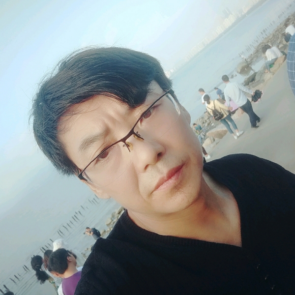 霓裳暴躁的照片