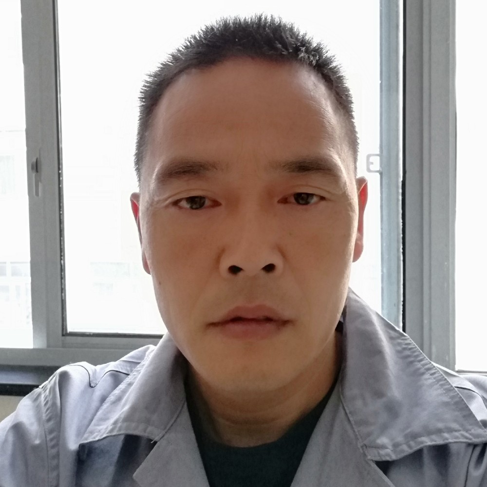 阳光店员的照片