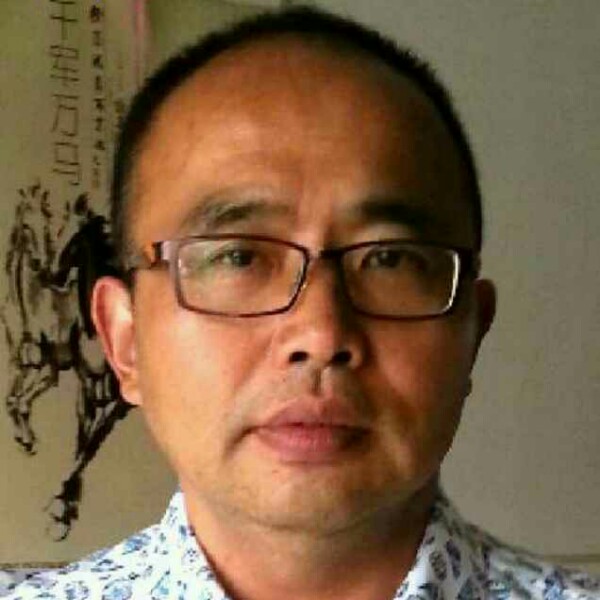 天然草丛的照片