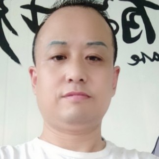 矮小保卫小甜瓜的照片