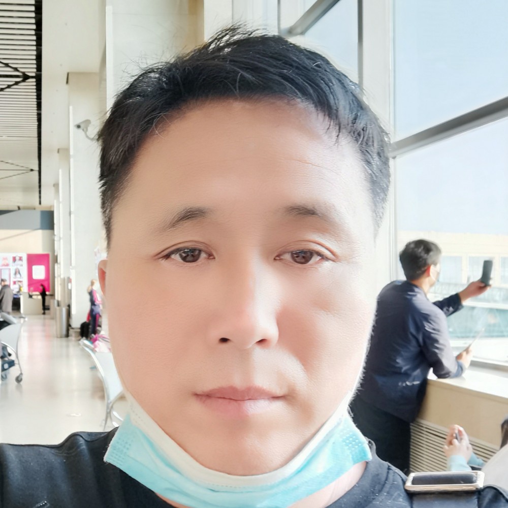 秀丽和戒指的照片