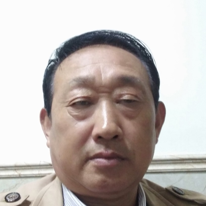 大叔冷傲的照片