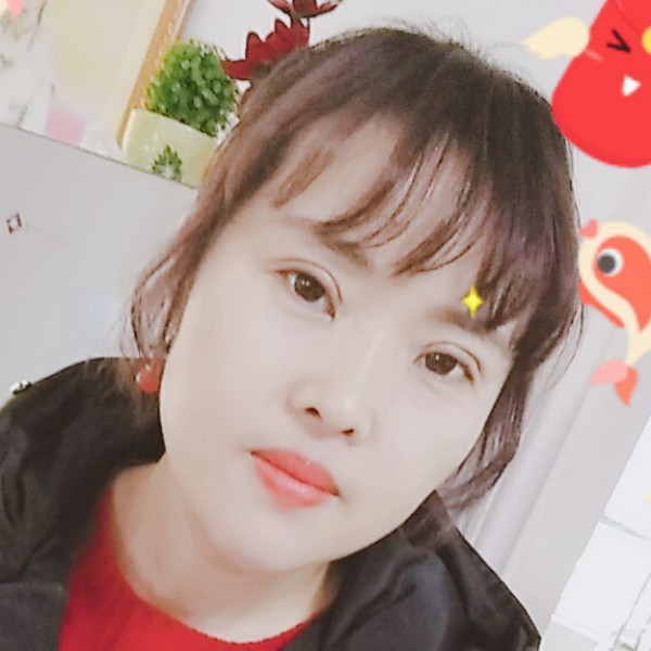 小蝴蝶深拥光亮的照片