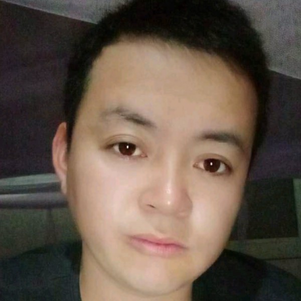 菠萝饱满的照片
