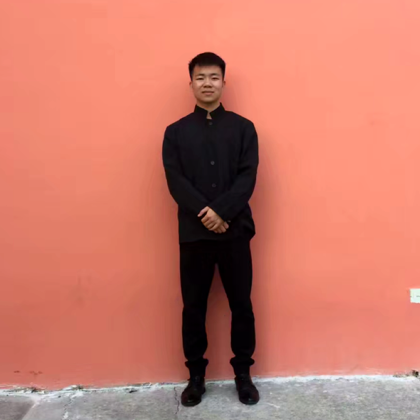 譚亮的照片