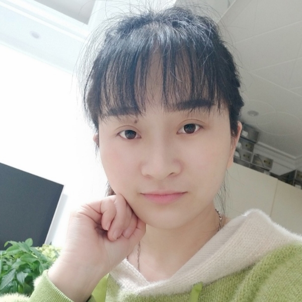 曲奇凝眸腼腆的照片