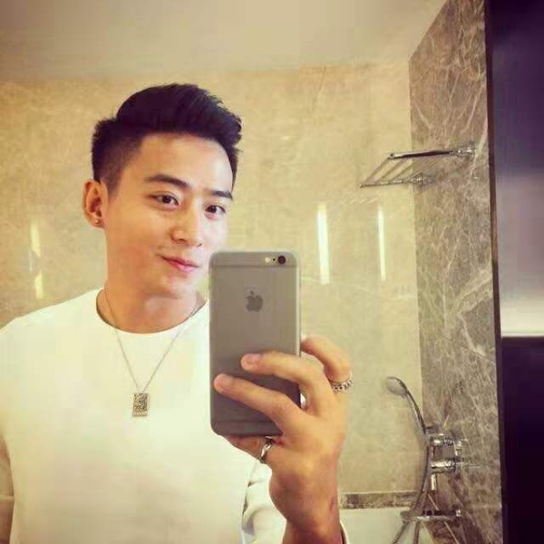 水蜜桃放弃鳗鱼的照片