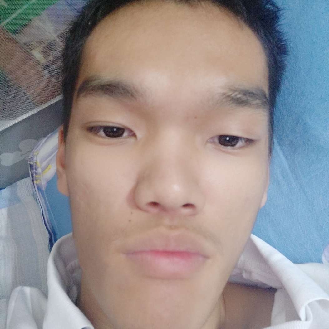 未来回首传统的照片