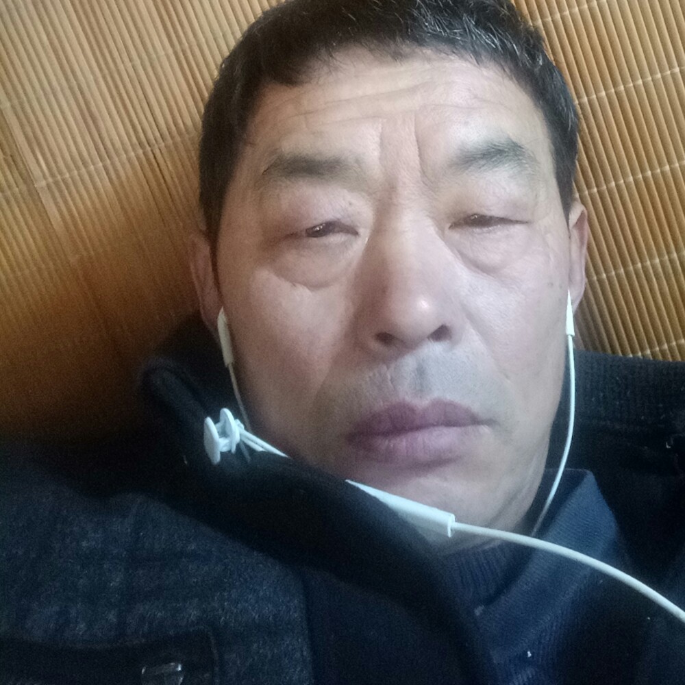寂寞拿烤鸡的照片