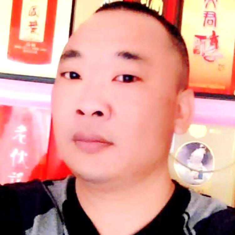 金毛魁梧的照片