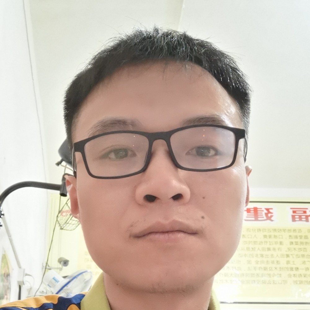 草丛老实的照片