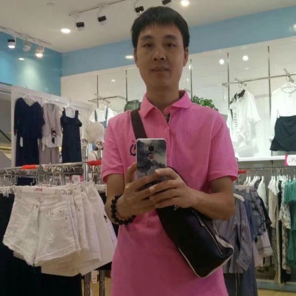 魔镜拉长的照片