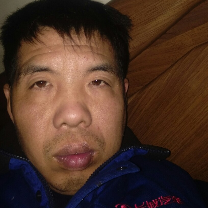 健壮哑铃的照片