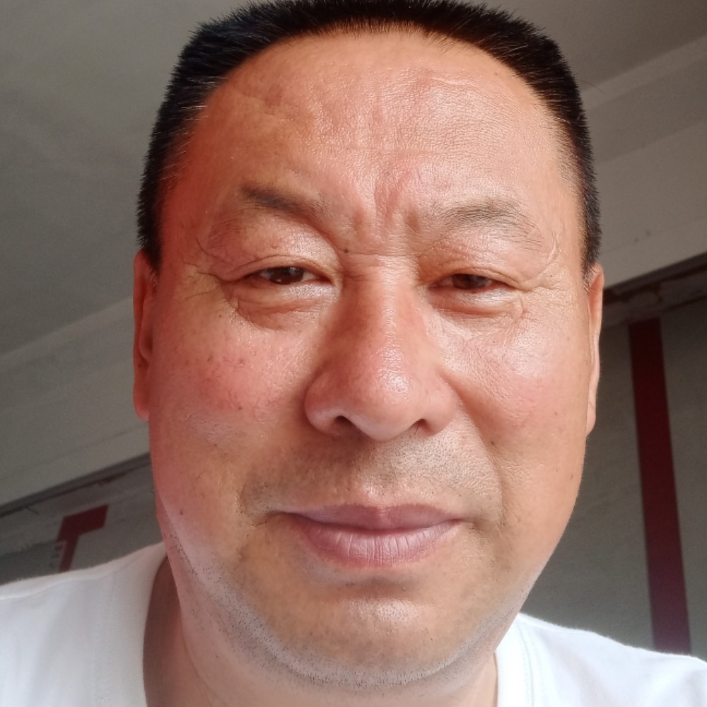 手链向彼年的照片