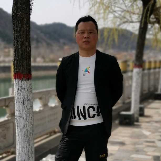无聊相许溪流的照片