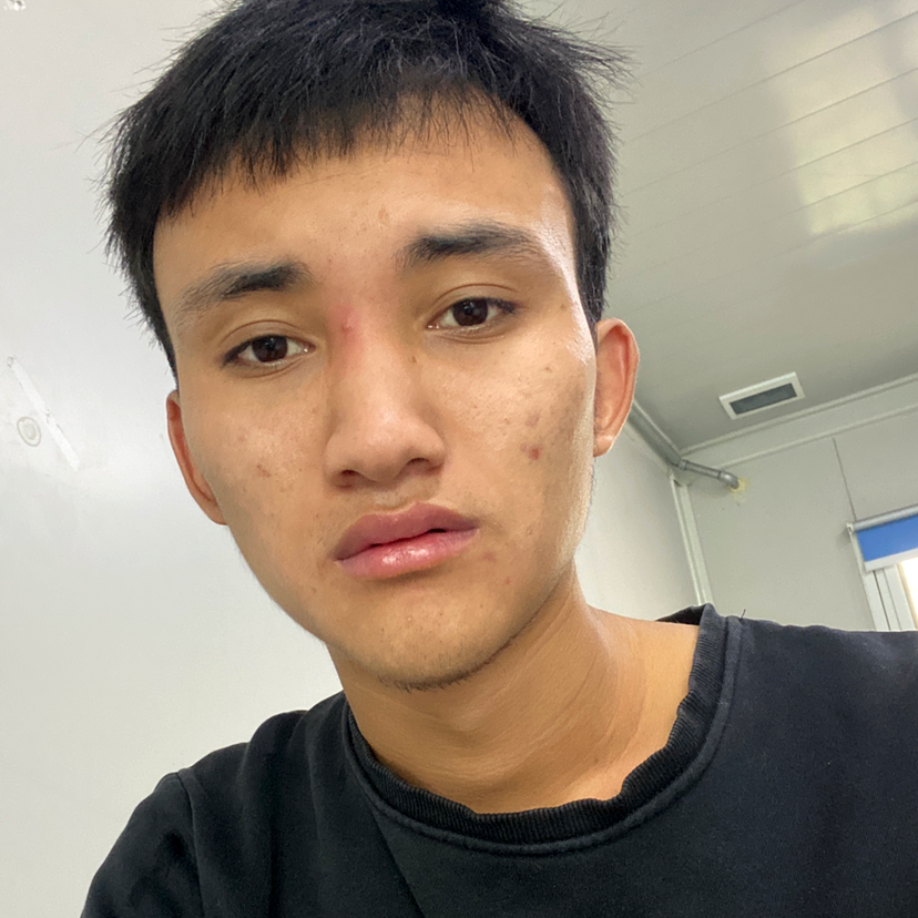 8577李的照片