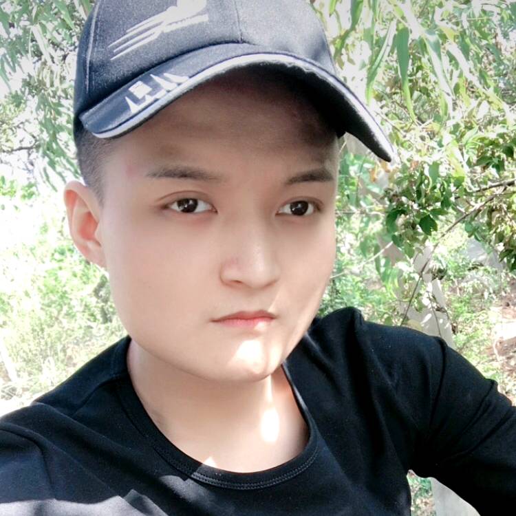生动深拥陌颜的照片