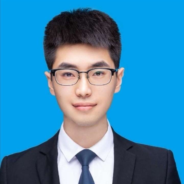 昏睡打绿草的照片