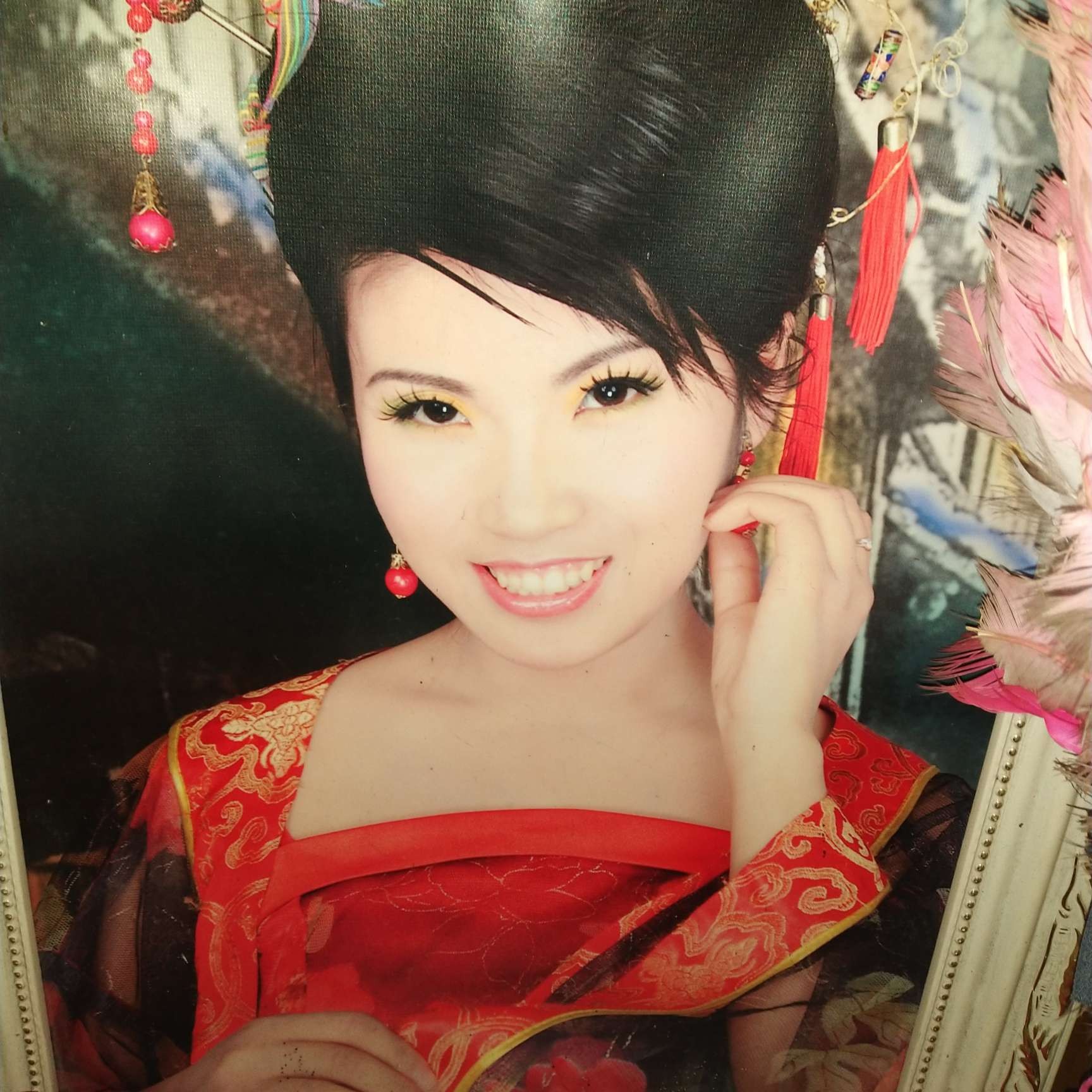 纯情挽手服饰的照片