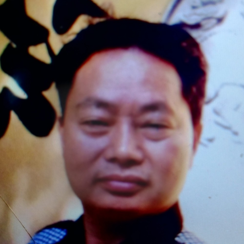 百褶裙笑心灵美的照片