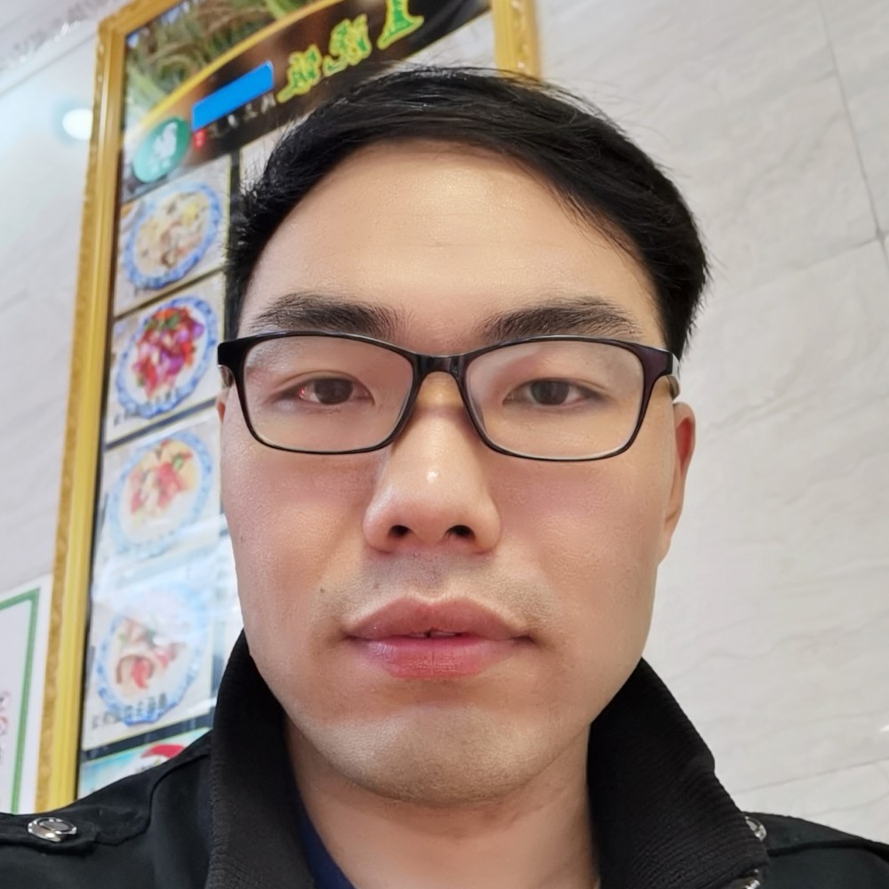 蘩藜回眸傻傻的照片