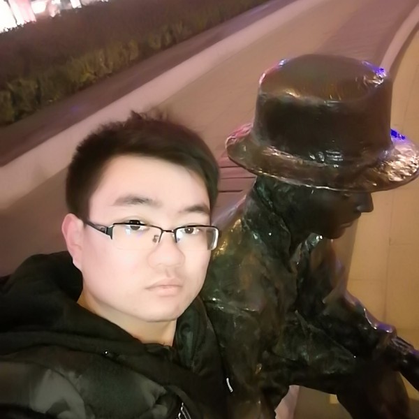 盼望爱愉快的照片